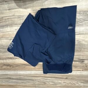 Cherokee revolution scrubs 
Navy
Size: medium 
Pet & smoke free home